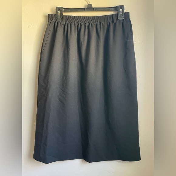 Alfred Dunner Dresses & Skirts - Vintage Alfred Dunner black skirt size 14